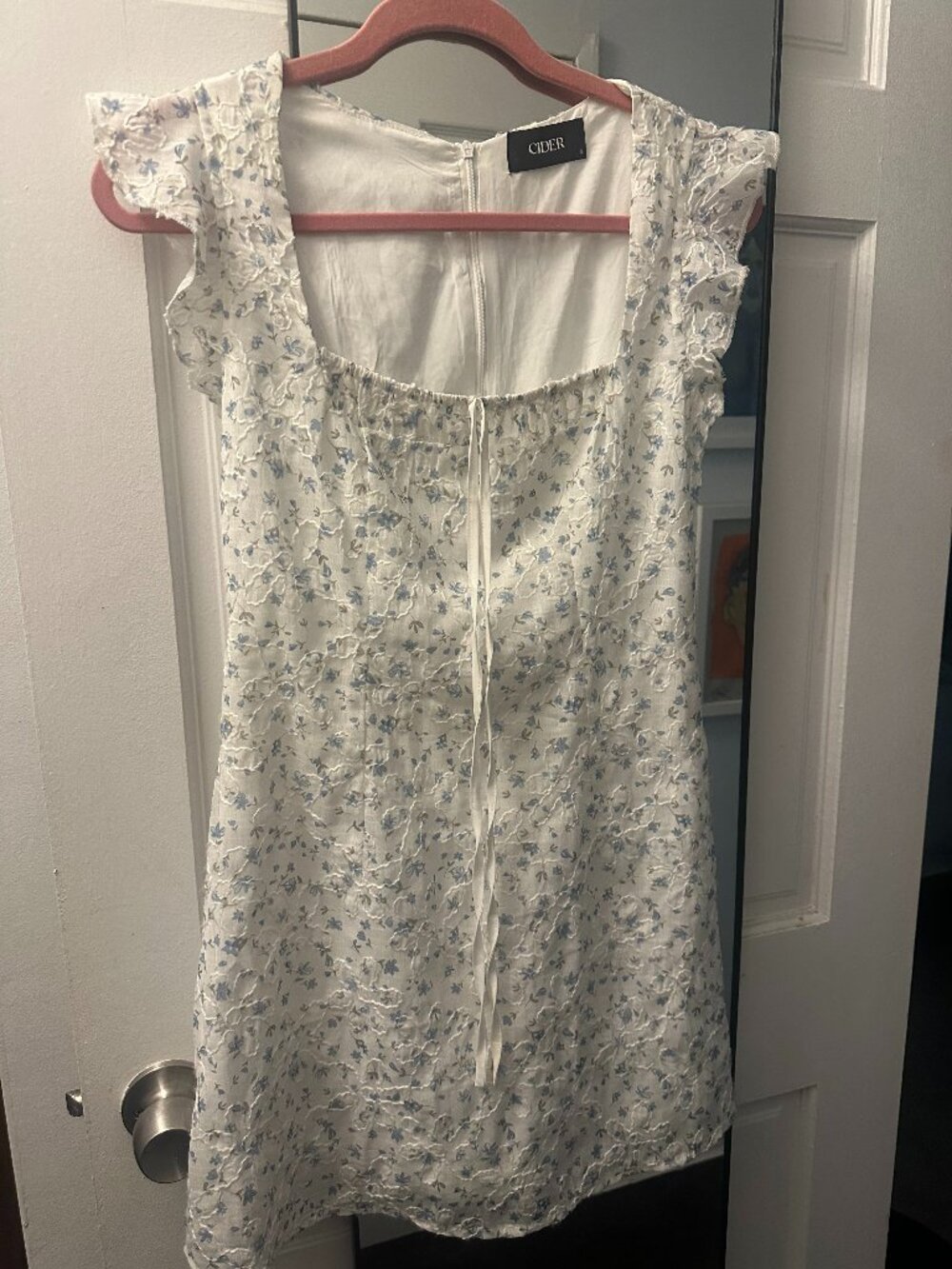 CUTE! CIDER White & Blue Floral Textured Mini Dress | Size Small